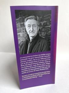 Back Flap of the Dutch translation of Changing My Mind by Julian Barnes