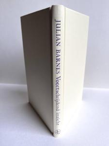 Spine of the Dutch translation of Changing My Mind by Julian Barnes