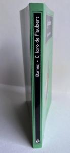 Spine of the Spanish translation of Flaubert's Parrot by Julian Barnes